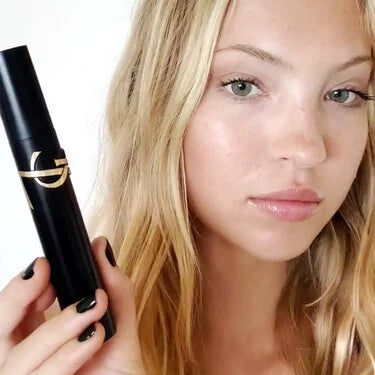 LASH CLASH EXTREME VOLUME MASCARA
